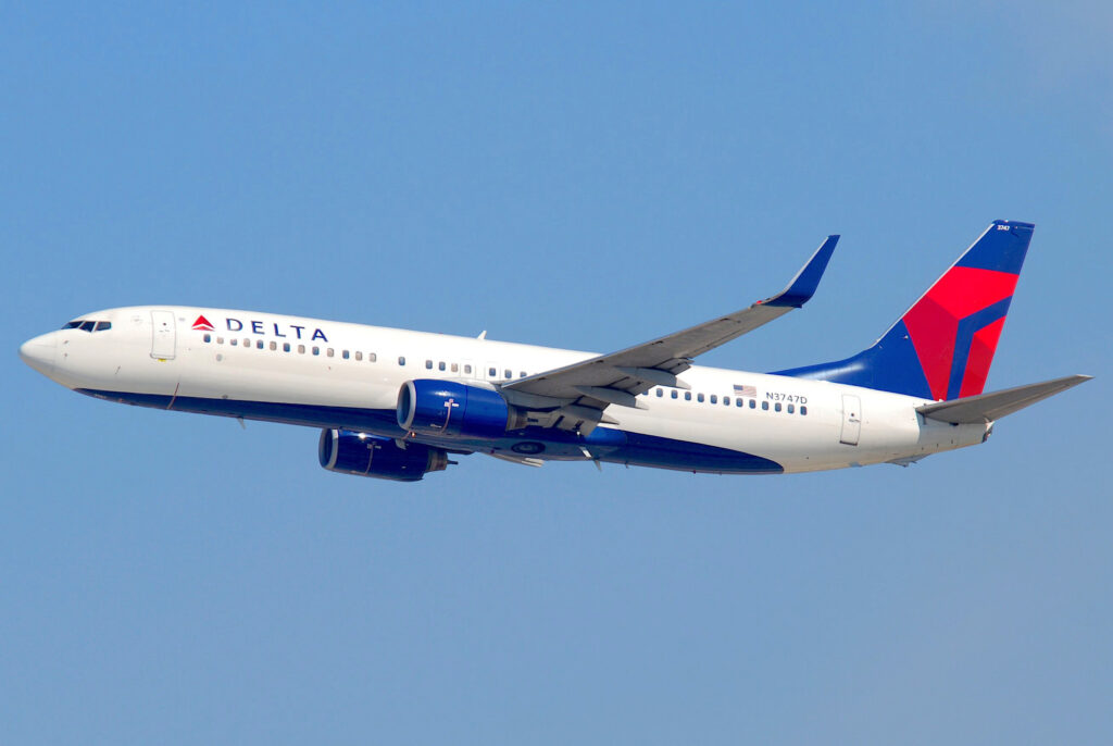 Delta Air Lines Boeing 737 832 N3747D@LAX10.10.2011 622in 6482376485