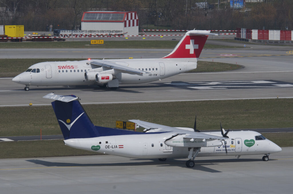 InterSky DHC 8 300 Dash 8 OE LIA@ZRH01.04.2013 698as 8643271709