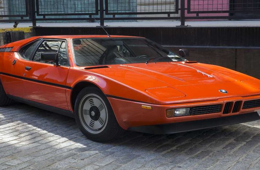 BMW has owned racing for the M1 supercars. BMW car company opened a race that lasted only in 1979. The legendary Niki Lauda won the BMW pro car championship