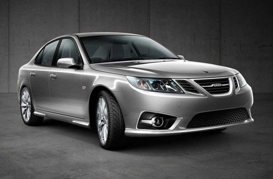 The first Saab car got the name the 92 models. It was dismissed in 1949. The green colour of the car resembled a lot of military aircraft.