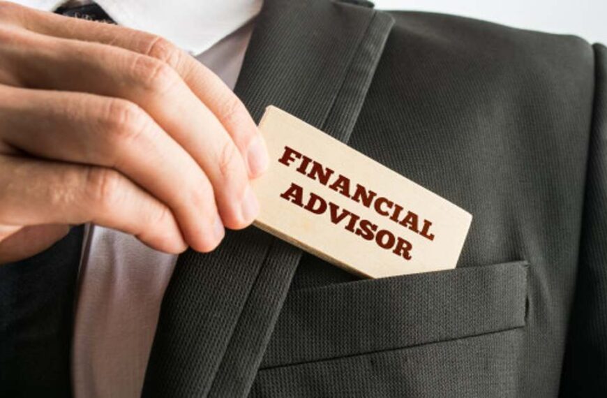What is a financial advisors