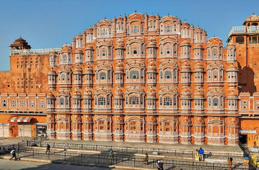 HAWA MAHAL(1799): a beautiful ‘Castle of Winds’ in Jaipur